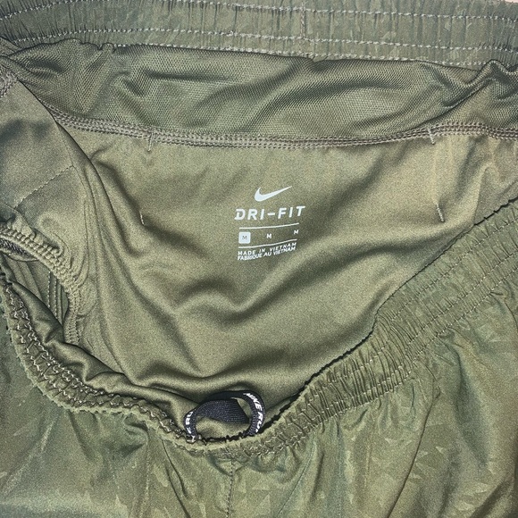 Nike Mesh Women’s Running Shorts. Built-In UW - Picture 4 of 4